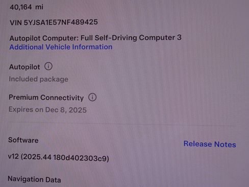 Used 2022 Tesla Model S image 3