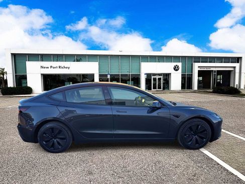 Used 2025 Tesla Model 3 Long Range image 9