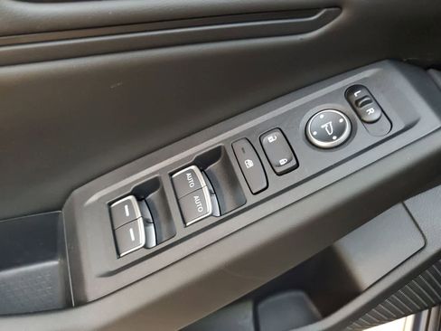 Certified 2025 Honda Accord SE image 17