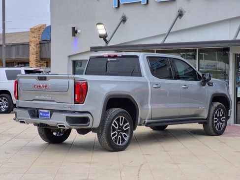 Used 2025 GMC Sierra 1500 AT4 w/ AT4 Premium Package AWD/4WD image 4