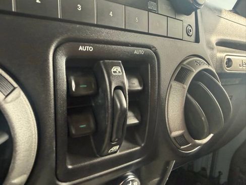 Used 2014 Jeep Wrangler Unlimited Sport w/ Quick Order Package 24S AWD/4WD image 21