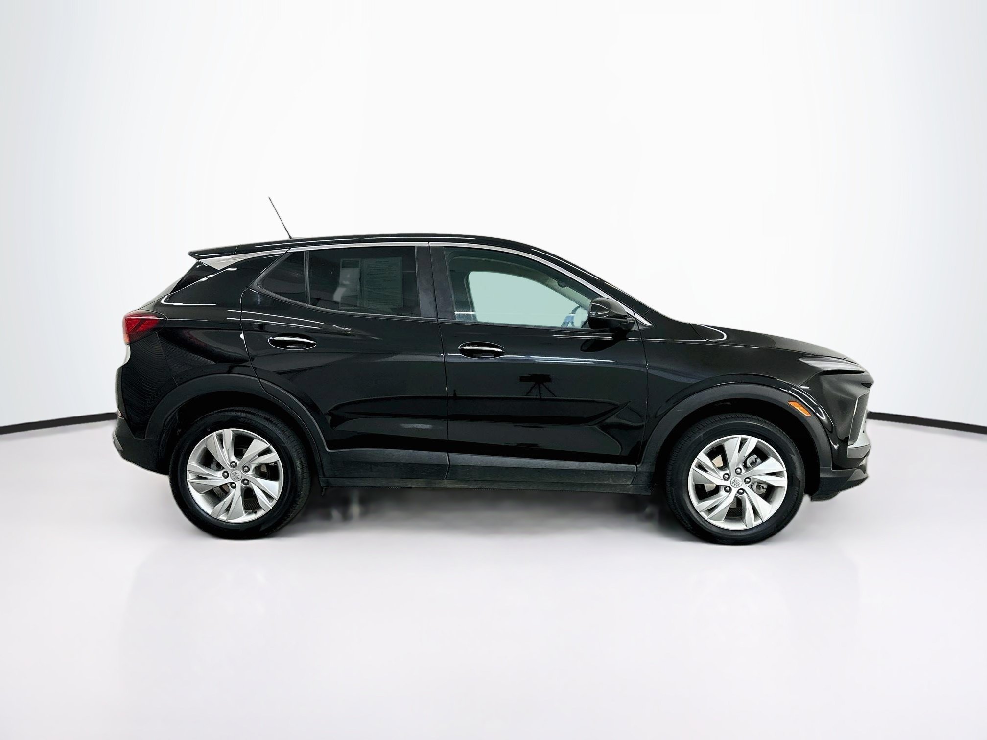 Used 2025 Buick Encore GX Preferred AWD/4WD image 10