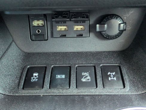 Used 2019 Toyota Highlander Limited image 29