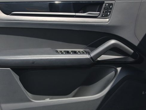 New 2026 Porsche Cayenne GTS AWD/4WD image 22