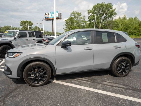 Used 2024 Honda HR-V Sport image 3