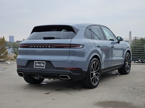Certified 2025 Porsche Cayenne image 8