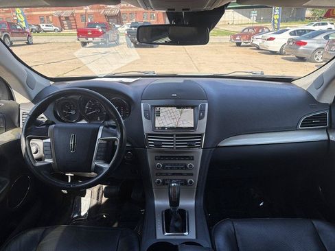 Used 2012 Lincoln MKT AWD image 17