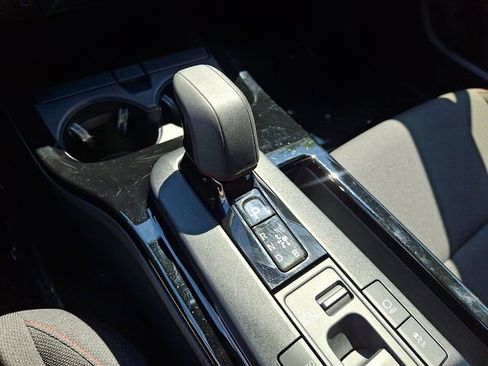 Used 2025 Toyota Prius Plug-In Hybrid FWD image 16