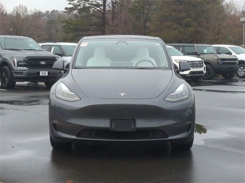 Used 2023 Tesla Model Y Long Range image 16