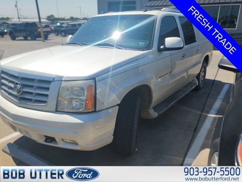 Used 2005 Cadillac Escalade EXT AWD/4WD image 2