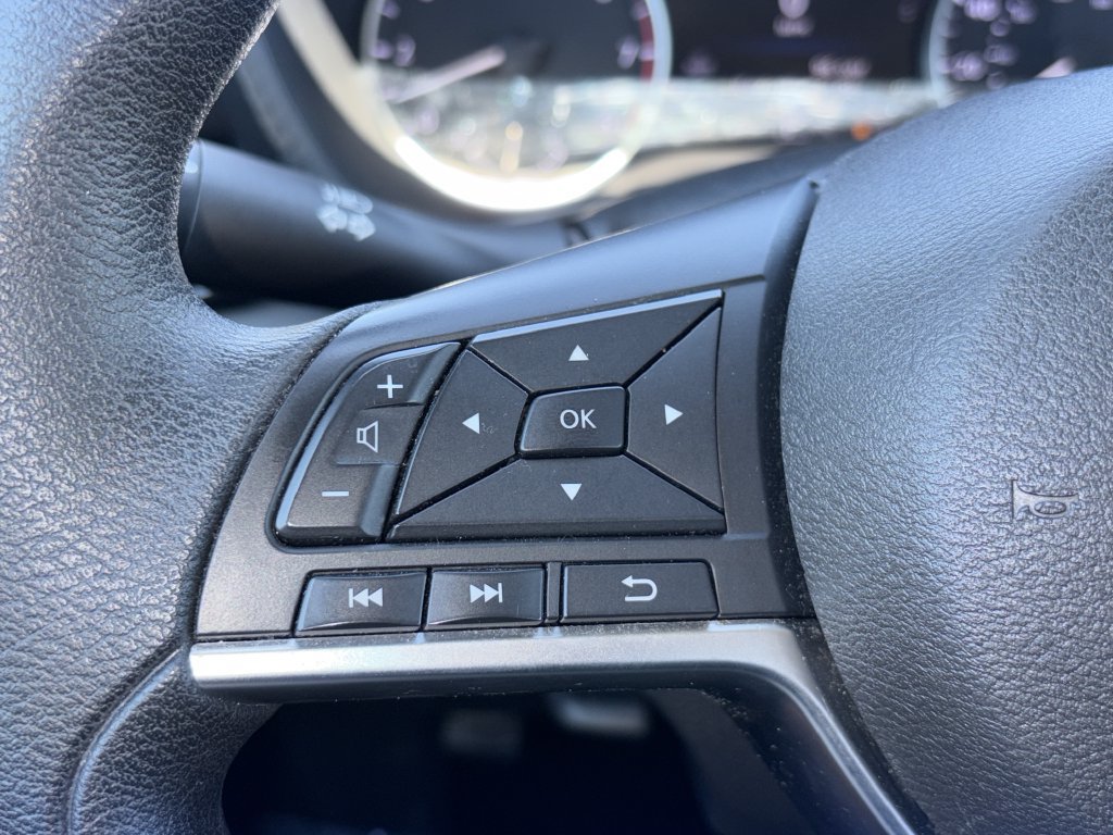 Used 2024 Nissan Sentra SV FWD image 11