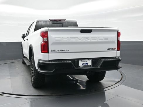 Used 2025 Chevrolet Silverado 1500 ZR2 w/ Technology Package image 18