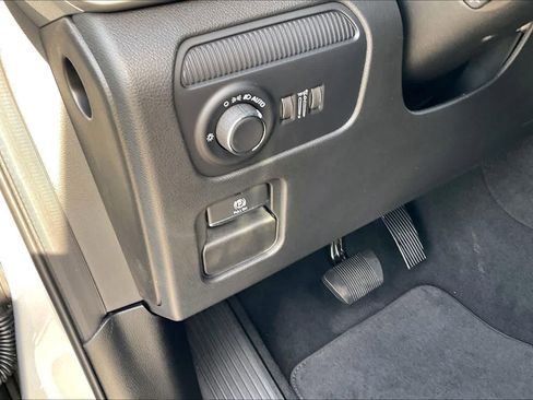 New 2026 Jeep Grand Wagoneer L Limited AWD/4WD image 18