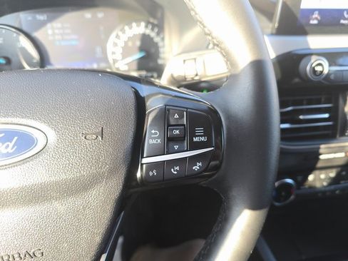 Used 2022 Ford Escape SEL image 18