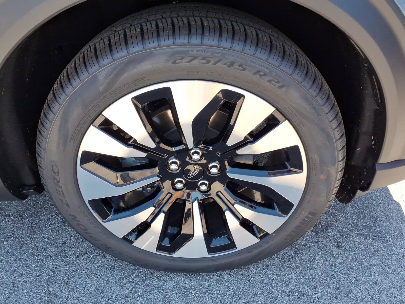 New 2027 Ford Explorer Platinum RWD image 7