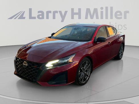 Used 2023 Nissan Altima 2.0 SR FWD image 1