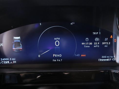 Used 2023 Lincoln Corsair Reserve w/ Equipment Group 201A image 4