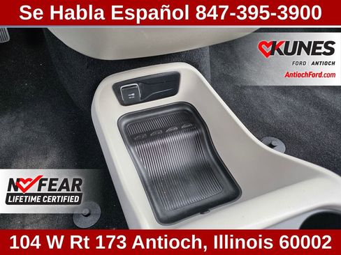 Used 2022 Chrysler Voyager LX image 61