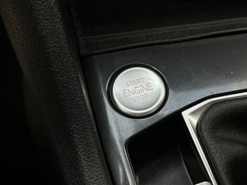 Certified 2023 Volkswagen Tiguan SE FWD image 23
