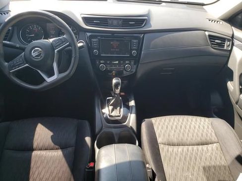 Used 2018 Nissan Rogue SV AWD/4WD image 16