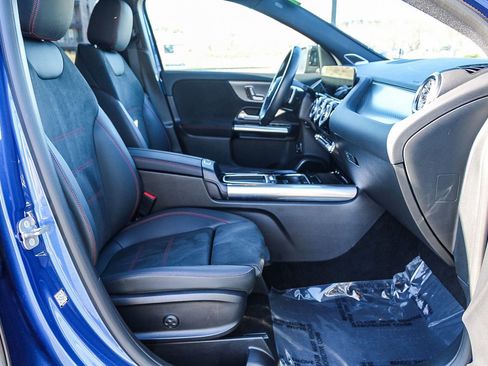 Certified 2025 Mercedes-Benz GLA 250 4MATIC image 17