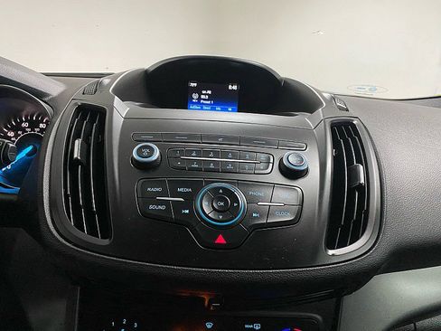 Used 2019 Ford Escape S image 19