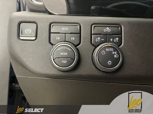 Used 2024 Chevrolet Silverado 1500 LT AWD/4WD image 25