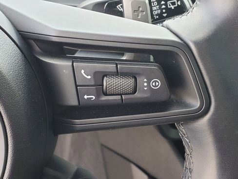 Used 2024 Porsche Cayenne AWD/4WD image 25