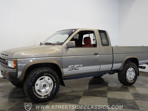 Used 1989 Nissan Pickup 4x4 King Cab V6 image 7