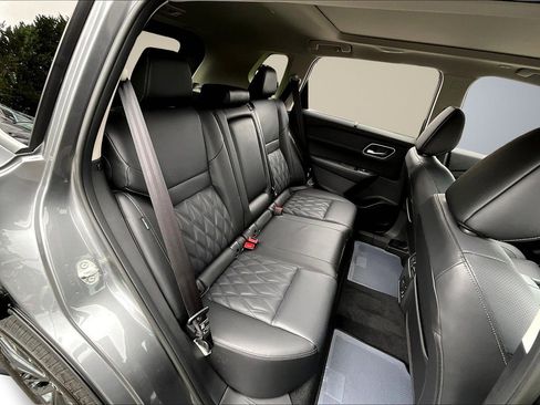 Used 2026 Nissan Rogue Platinum w/ Platinum Premium Package image 10