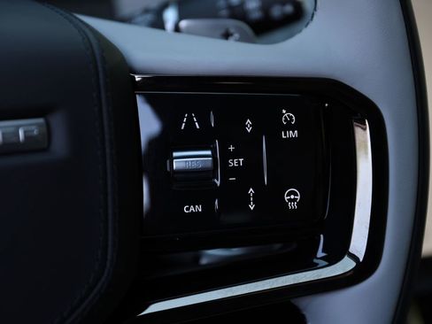 New 2026 Land Rover Range Rover Velar Dynamic SE AWD/4WD image 16