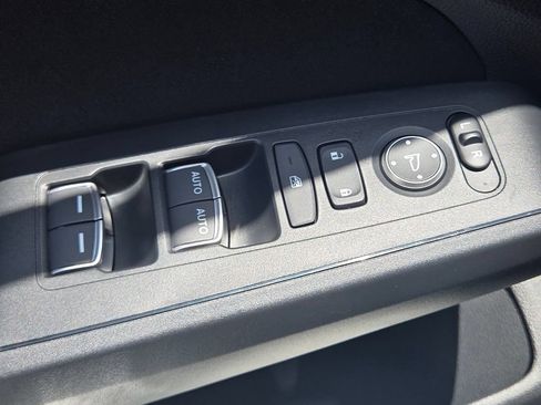 Certified 2023 Honda Civic LX image 29