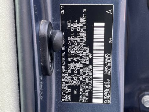 Used 2011 Toyota Highlander Limited w/ Tow Pkg image 9