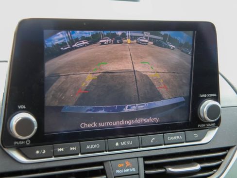 Used 2023 Nissan Altima 2.5 SR FWD image 4