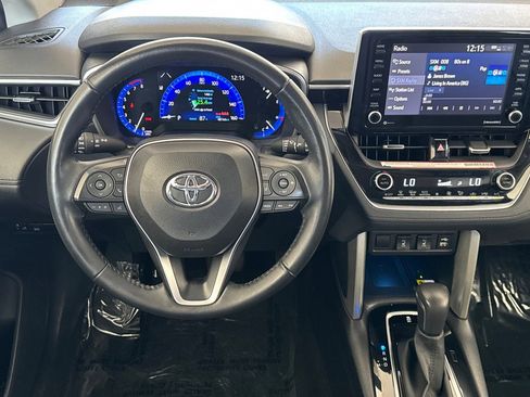 Used 2022 Toyota Corolla Cross XLE w/ Convenience Package FWD image 16