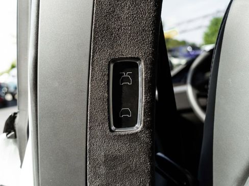 Used 2022 Tesla Model X Plaid AWD/4WD image 32
