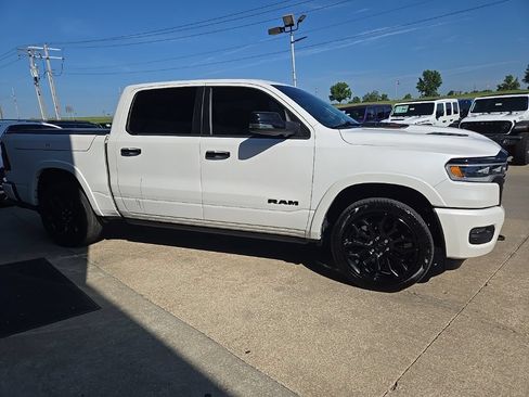 Used 2025 RAM 1500 Limited AWD/4WD image 14