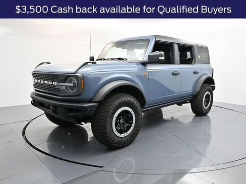 New 2025 Ford Bronco Badlands image 3