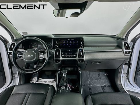 Used 2022 Kia Sorento S FWD image 12