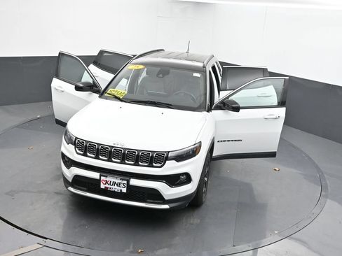 Used 2025 Jeep Compass Limited AWD/4WD image 56