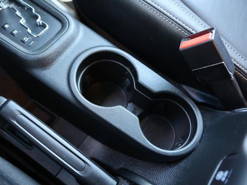 Used 2016 Jeep Wrangler Unlimited Rubicon image 31