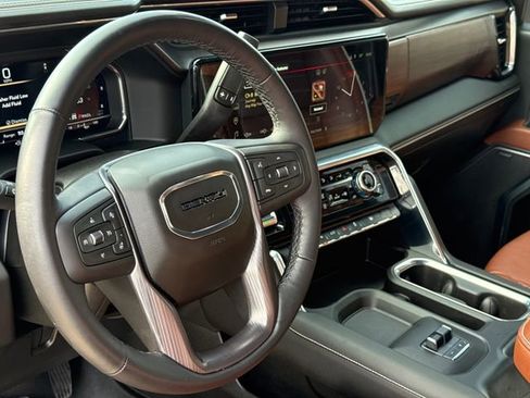 Used 2025 GMC Sierra 3500 Denali Ultimate AWD/4WD image 16