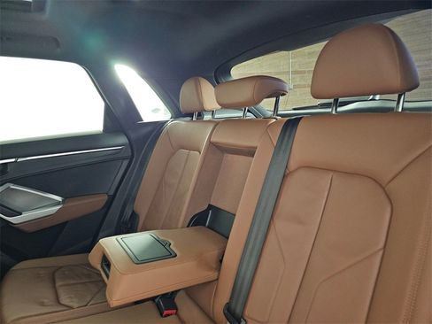 Used 2020 Audi Q3 2.0T Premium Plus w/ Premium Plus Package image 22