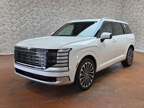 New 2026 Hyundai Palisade Calligraphy FWD image 3