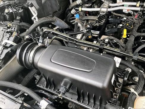 Used 2023 Ford Explorer XLT w/ Equipment Group 202A AWD/4WD image 32