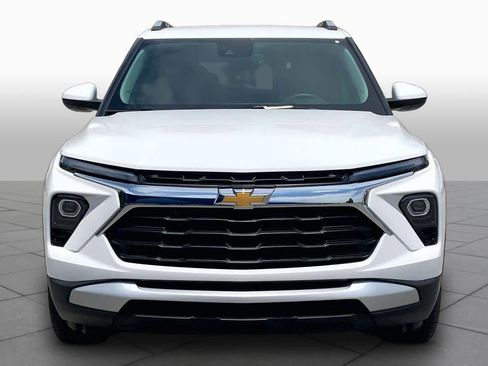 Used 2025 Chevrolet TrailBlazer LT w/ Convenience Package FWD image 4