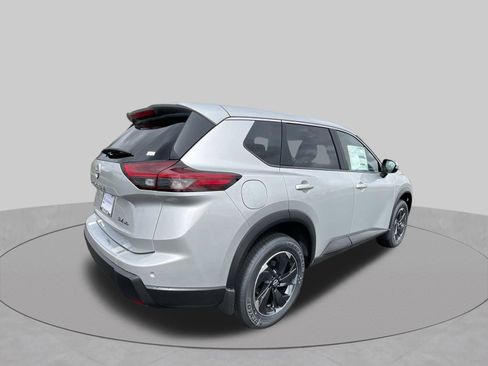 Used 2024 Nissan Rogue SV AWD/4WD image 39