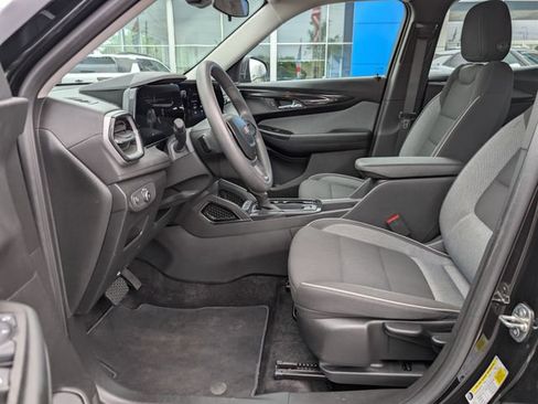 Used 2024 Chevrolet TrailBlazer LS FWD image 10