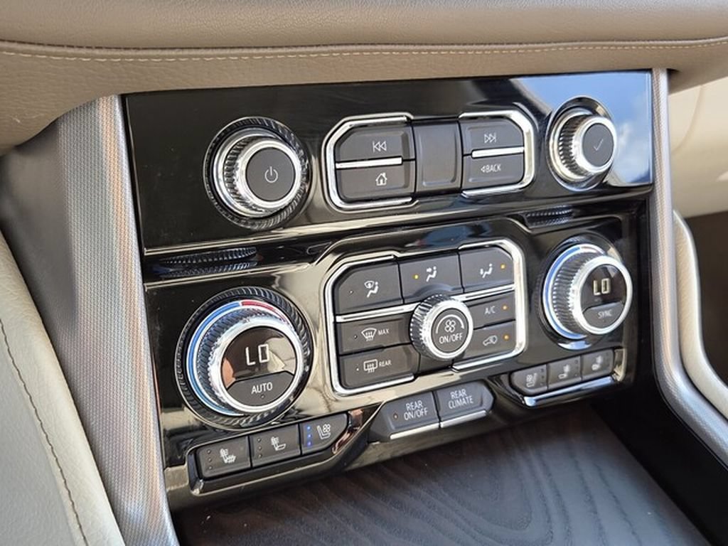 Used 2022 GMC Yukon Denali AWD/4WD image 24