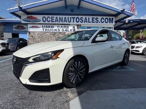 Used 2023 Nissan Altima 2.5 SV FWD image 8